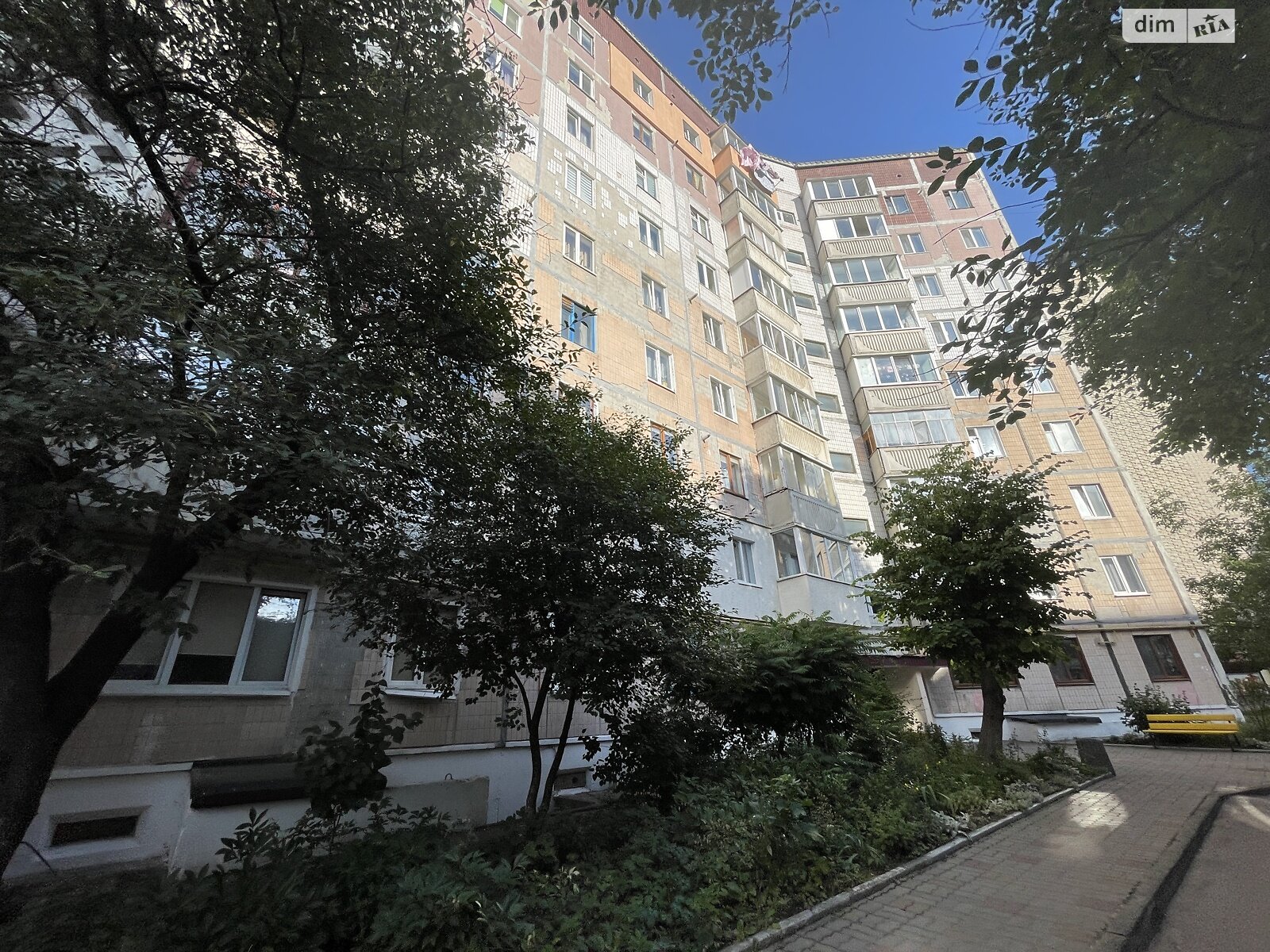 Продаж трикімнатної квартири в Тернополі, на вул. 15-го Квітня 21, район Бам фото 1 Продаж трикімнатної квартири в Тернополі, на вул. 15-го Квітня 21, район Бам фото 1