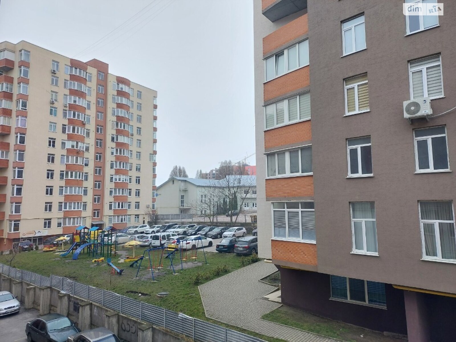 Продаж трикімнатної квартири в Тернополі, на вул. Академіка Сергія Корольова, район Бам фото 1 Продаж трикімнатної квартири в Тернополі, на вул. Академіка Сергія Корольова, район Бам фото 1