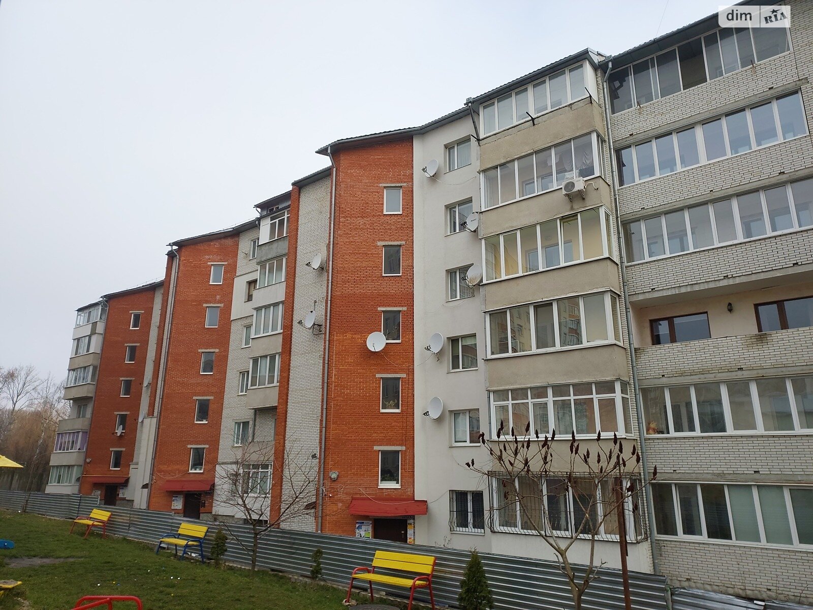 Продаж трикімнатної квартири в Тернополі, на вул. Академіка Сергія Корольова 12А, район Бам фото 1