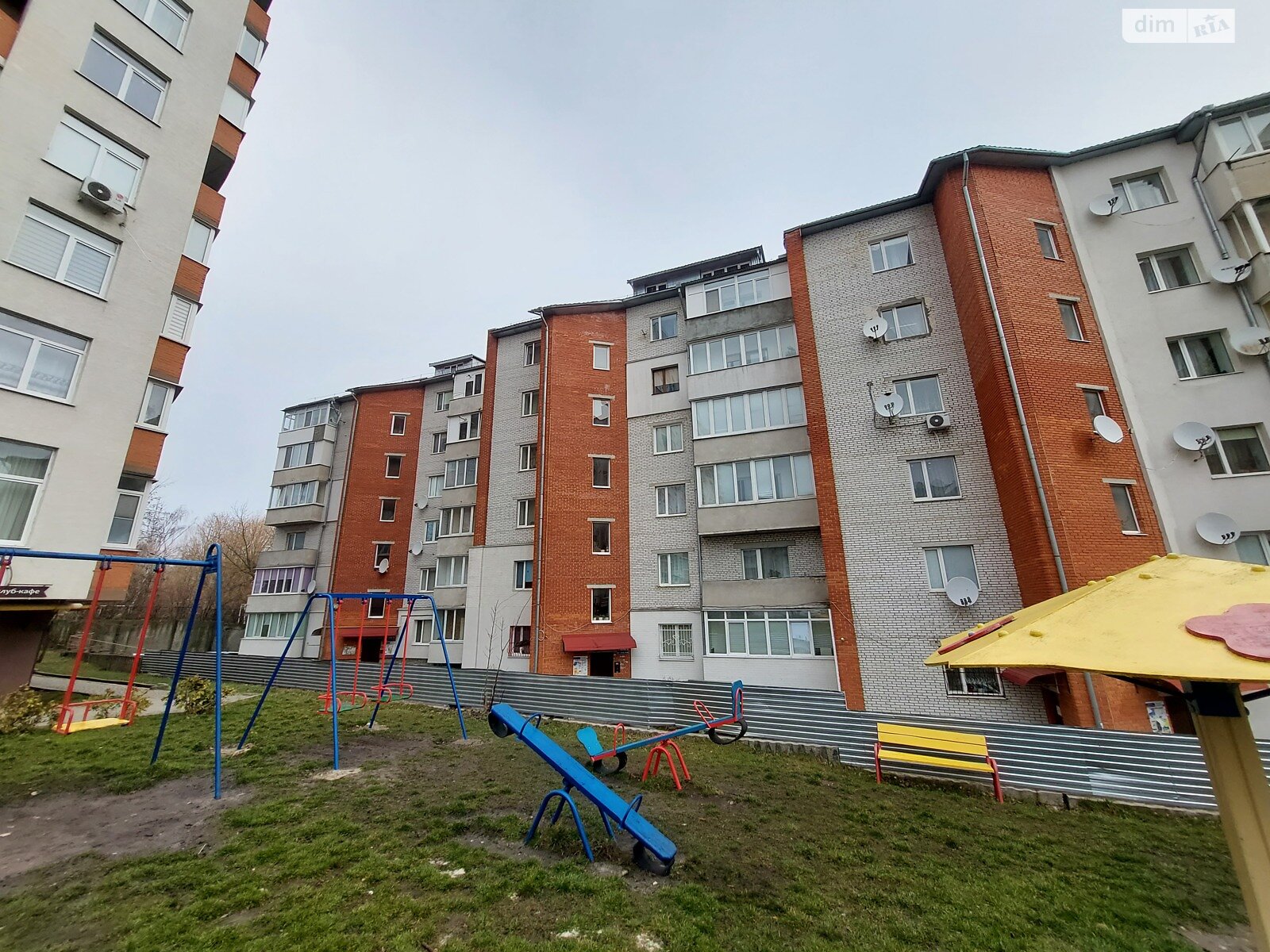 Продажа трехкомнатной квартиры в Тернополе, на ул. Академика Сергея Королева 12А, район Бам фото 1 Продажа трехкомнатной квартиры в Тернополе, на ул. Академика Сергея Королева 12А, район Бам фото 1