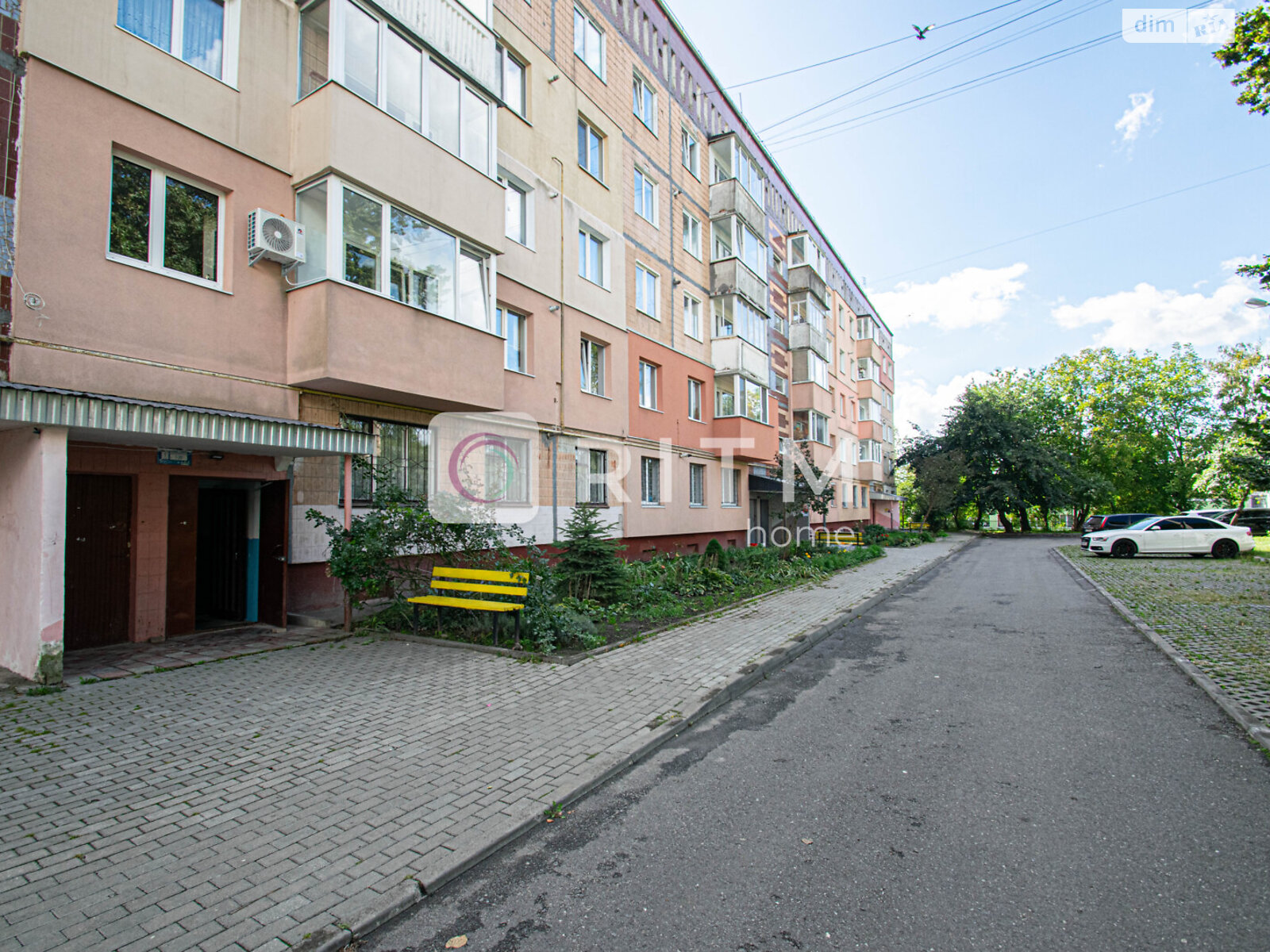 Продажа четырехкомнатной квартиры в Тернополе, на ул. Бойчуков Братьев 13, район Бам фото 1 Продажа четырехкомнатной квартиры в Тернополе, на ул. Бойчуков Братьев 13, район Бам фото 1