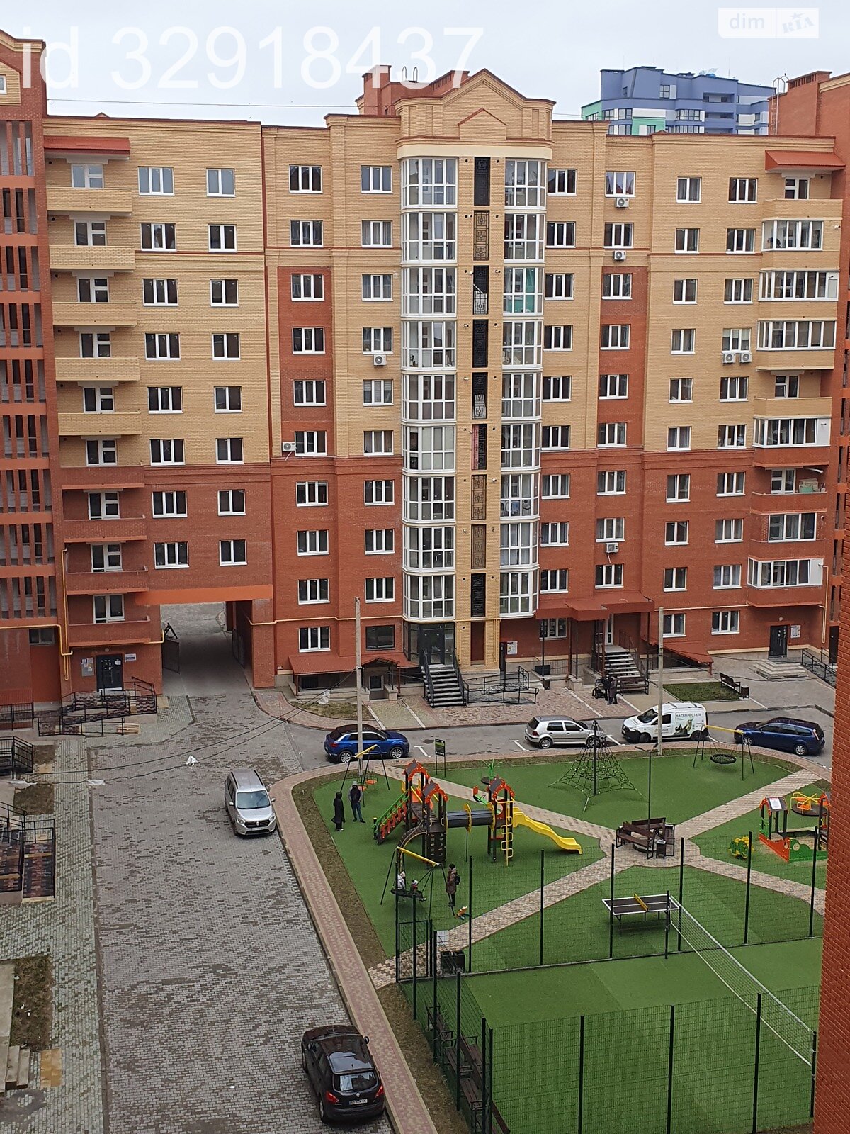 Продаж трикімнатної квартири в Тернополі, на пров. Генерала Мирона Тарнавського 8, район Бам фото 1 Продаж трикімнатної квартири в Тернополі, на пров. Генерала Мирона Тарнавського 8, район Бам фото 1