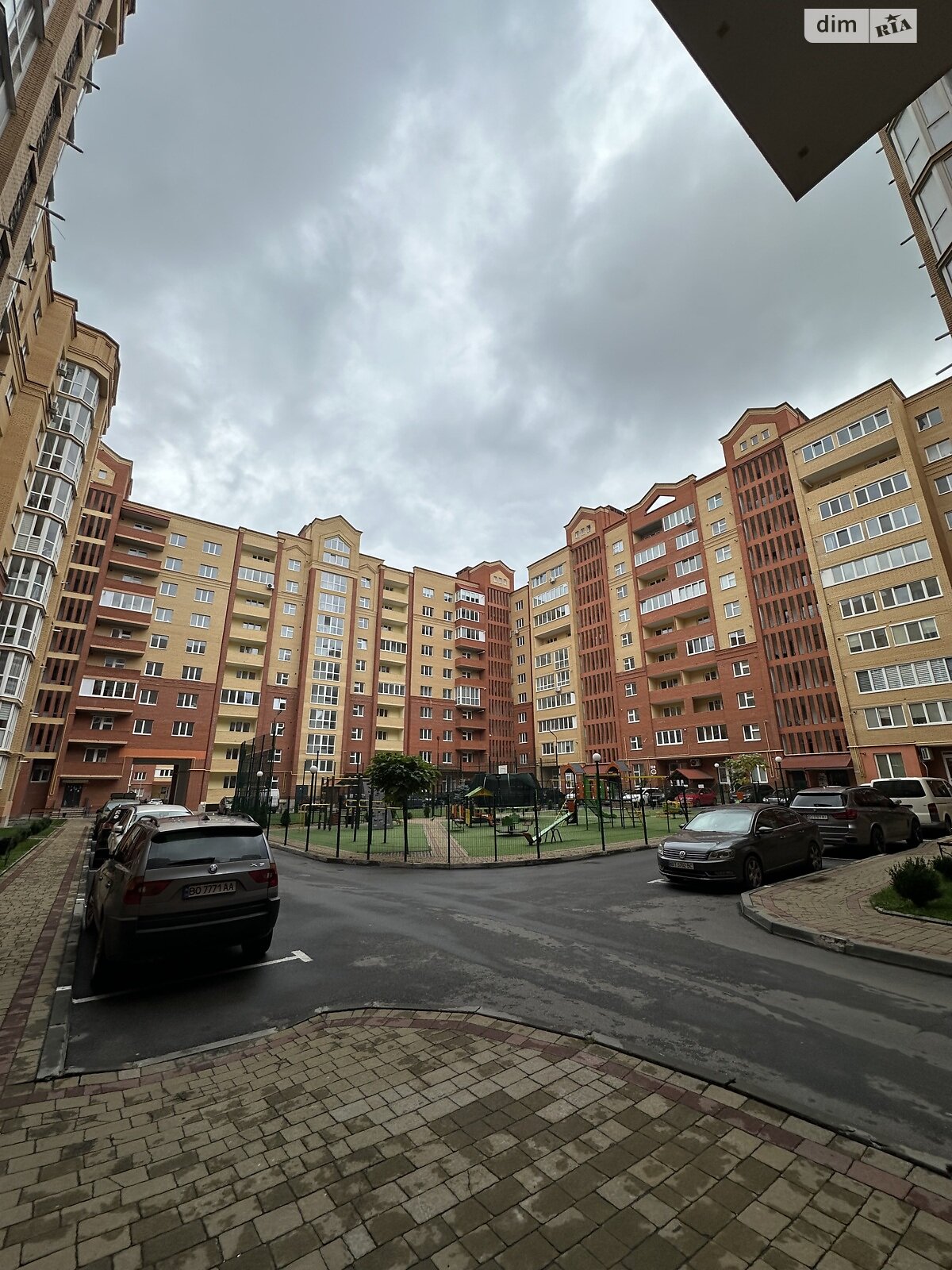 Продажа трехкомнатной квартиры в Тернополе, на ул. Генерала Мирона Тарнавского 38, район Бам фото 1