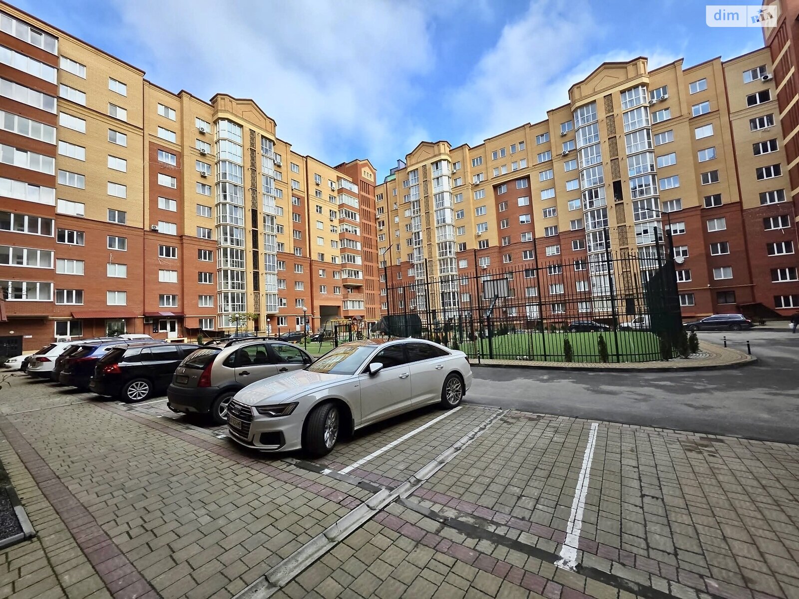 Продажа трехкомнатной квартиры в Тернополе, на ул. Генерала Мирона Тарнавского 38, район Бам фото 1 Продажа трехкомнатной квартиры в Тернополе, на ул. Генерала Мирона Тарнавского 38, район Бам фото 1