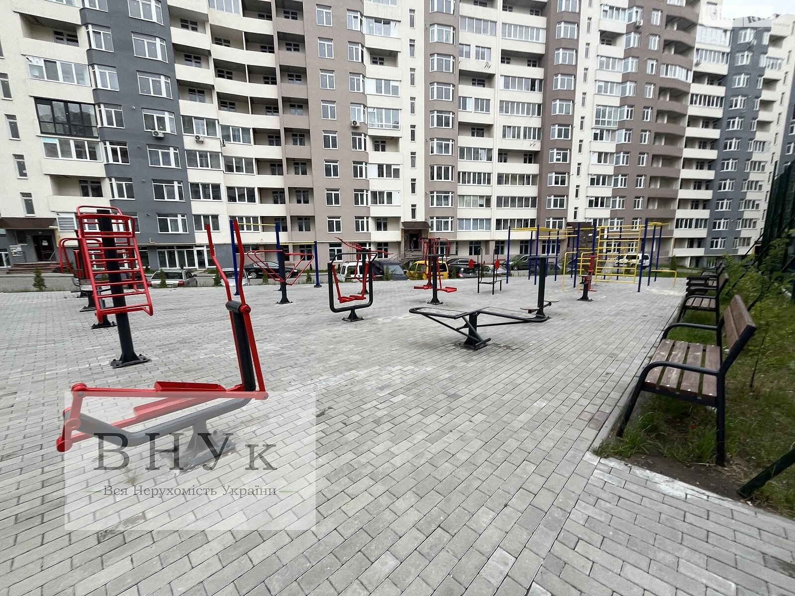 Продаж трикімнатної квартири в Тернополі, на вул. Київська, район Бам фото 1 Продаж трикімнатної квартири в Тернополі, на вул. Київська, район Бам фото 1