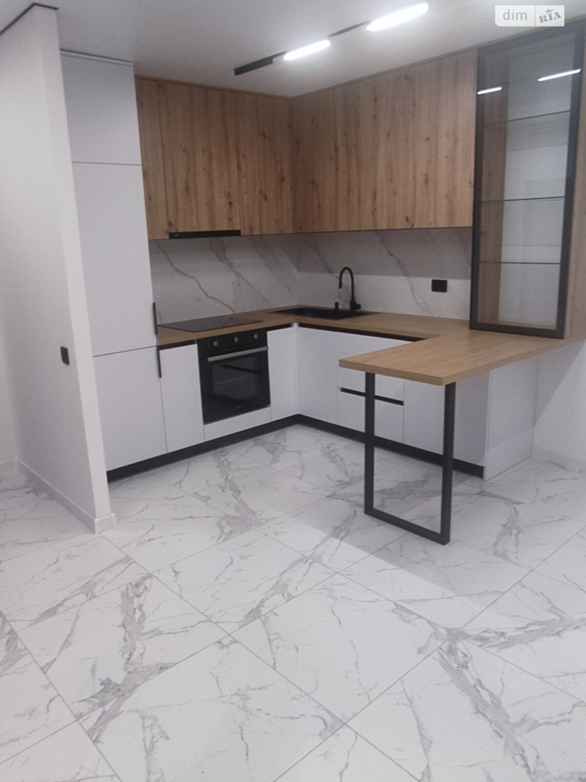 Продажа двухкомнатной квартиры в Тернополе, на ул. Киевская, район Бам фото 1 Продажа двухкомнатной квартиры в Тернополе, на ул. Киевская, район Бам фото 1