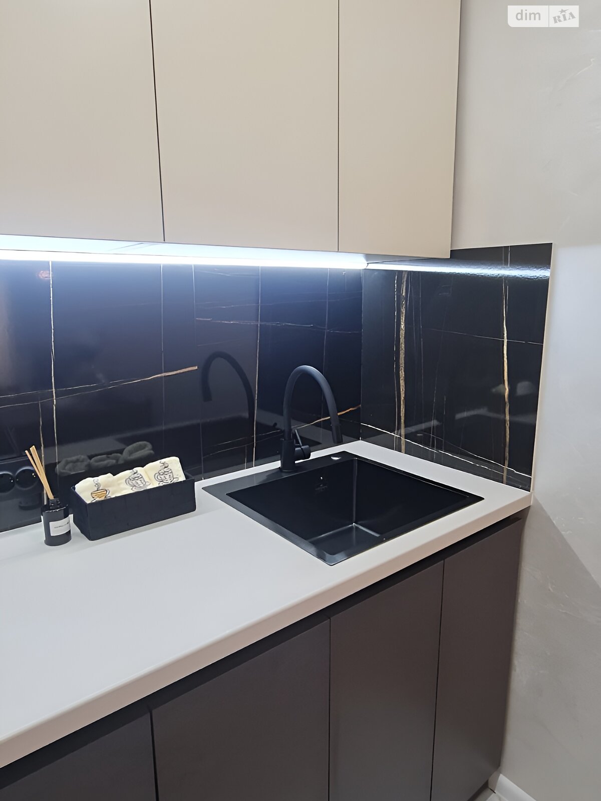 Продаж двокімнатної квартири в Тернополі, на вул. Київська 9Г, район Бам фото 1 Продаж двокімнатної квартири в Тернополі, на вул. Київська 9Г, район Бам фото 1