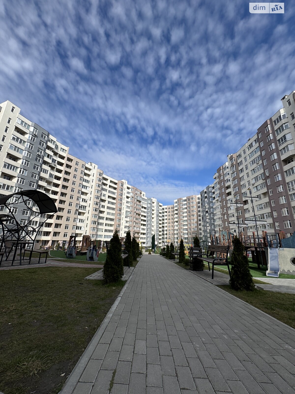 Продаж двокімнатної квартири в Тернополі, на вул. Київська 9Г, район Бам фото 1 Продаж двокімнатної квартири в Тернополі, на вул. Київська 9Г, район Бам фото 1