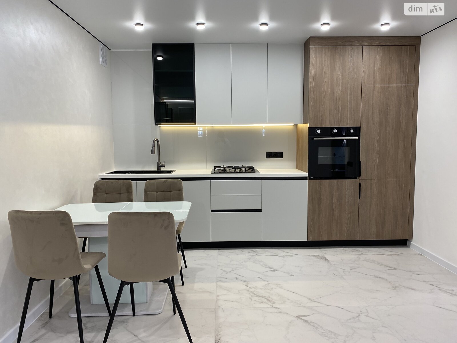 Продажа двухкомнатной квартиры в Тернополе, на ул. Киевская 9Г, район Бам фото 1 Продажа двухкомнатной квартиры в Тернополе, на ул. Киевская 9Г, район Бам фото 1