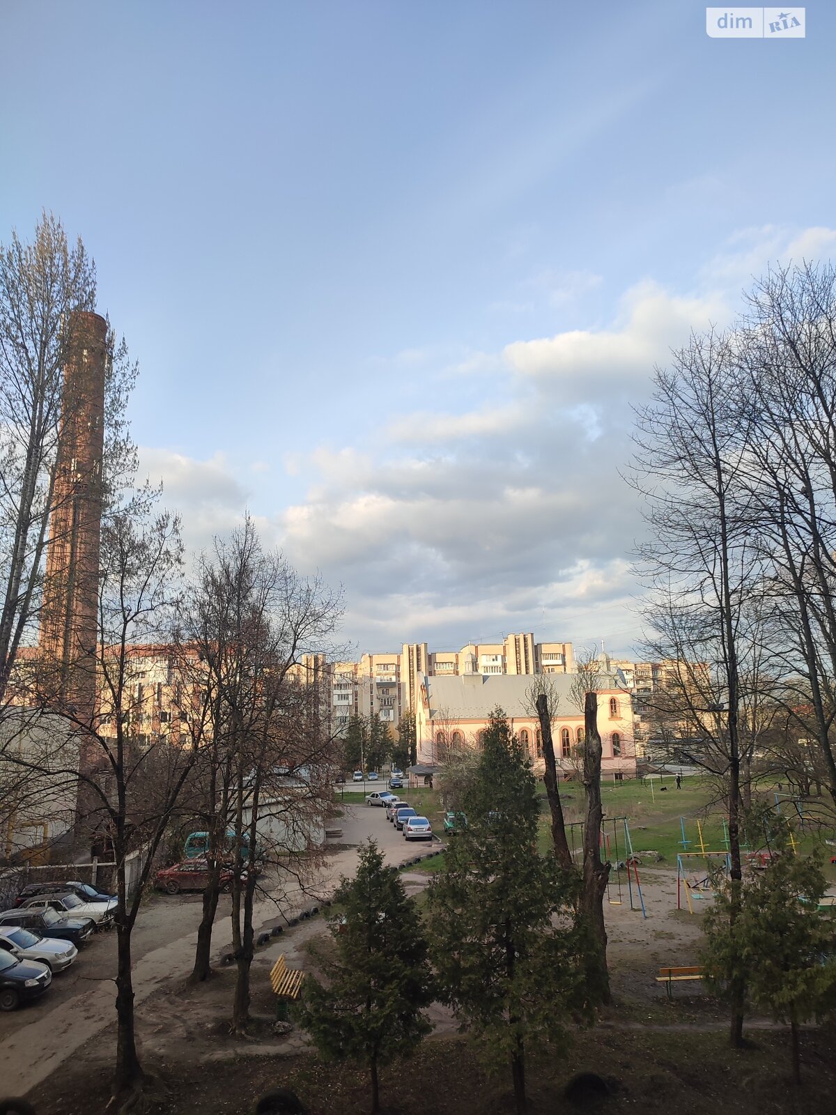 Продаж трикімнатної квартири в Тернополі, на вул. Київська, район Бам фото 1 Продаж трикімнатної квартири в Тернополі, на вул. Київська, район Бам фото 1