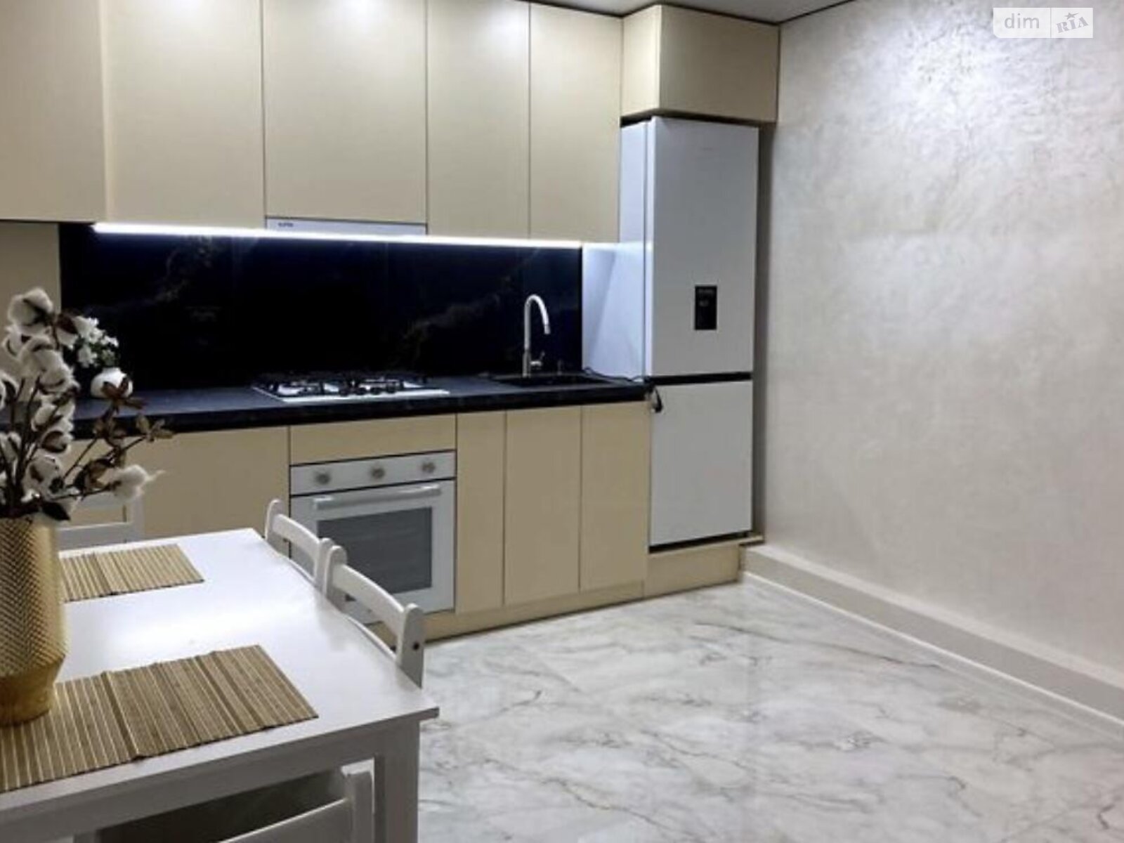 Продажа двухкомнатной квартиры в Тернополе, на ул. Киевская, район Бам фото 1 Продажа двухкомнатной квартиры в Тернополе, на ул. Киевская, район Бам фото 1