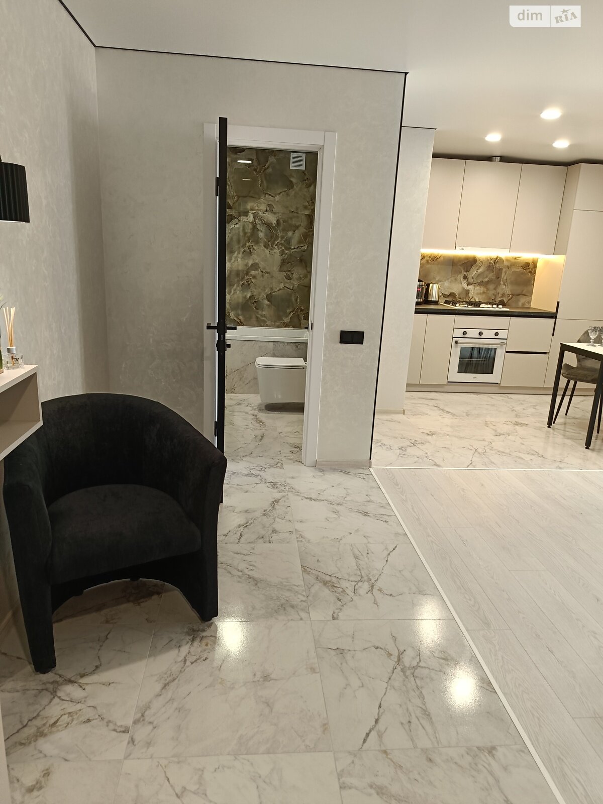 Продажа двухкомнатной квартиры в Тернополе, на ул. Киевская 9Д, район Бам фото 1 Продажа двухкомнатной квартиры в Тернополе, на ул. Киевская 9Д, район Бам фото 1