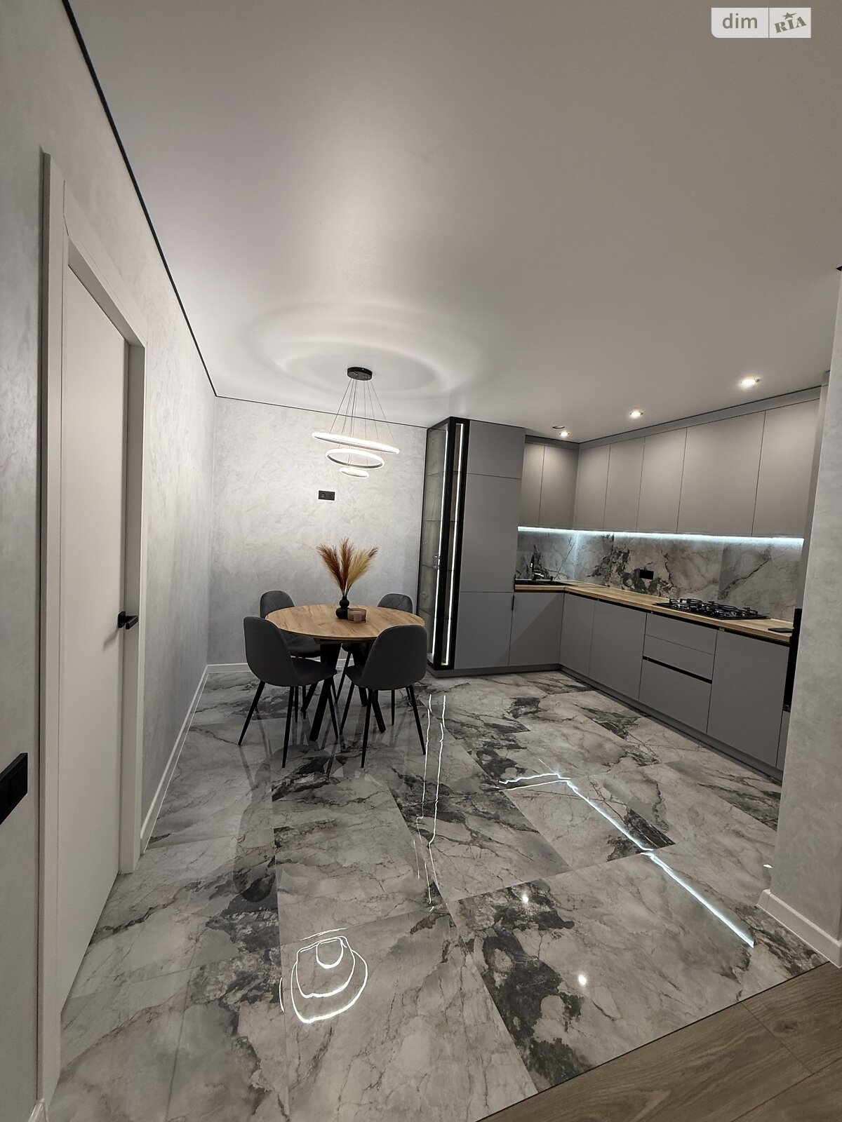 Продаж двокімнатної квартири в Тернополі, на вул. Київська, район Бам фото 1