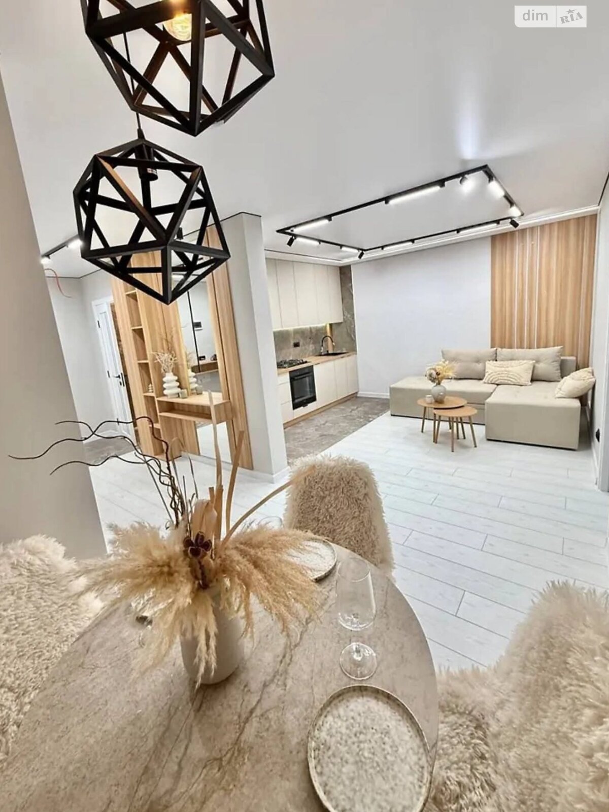 Продаж двокімнатної квартири в Тернополі, на вул. Київська 9Г, район Бам фото 1 Продаж двокімнатної квартири в Тернополі, на вул. Київська 9Г, район Бам фото 1