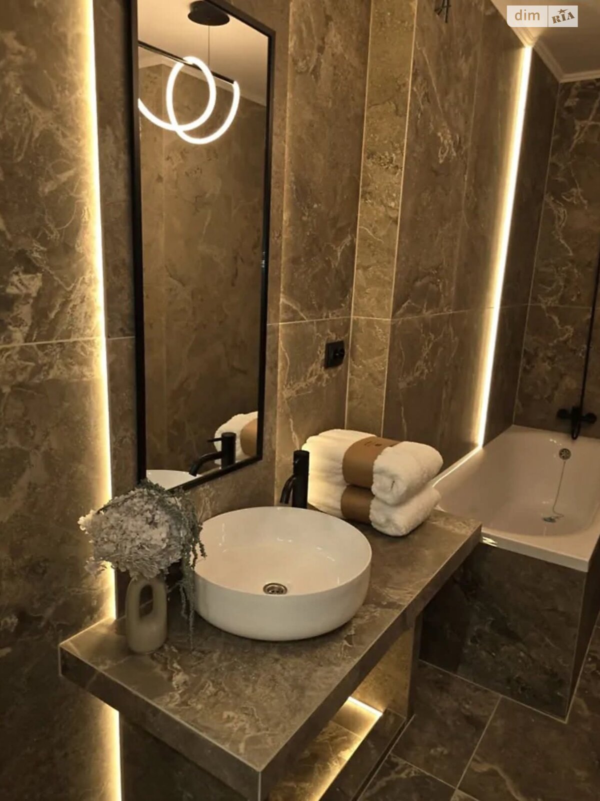 Продаж двокімнатної квартири в Тернополі, на вул. Київська 9Г, район Бам фото 1 Продаж двокімнатної квартири в Тернополі, на вул. Київська 9Г, район Бам фото 1