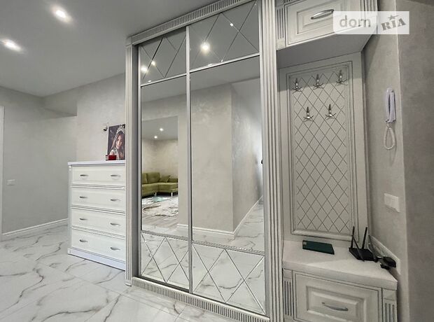 Продажа двухкомнатной квартиры в Тернополе, на ул. Королева, район Бам фото 1 Продажа двухкомнатной квартиры в Тернополе, на ул. Королева, район Бам фото 1