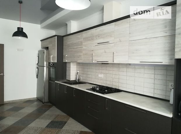 Продажа трехкомнатной квартиры в Тернополе, на ул. Королева 12, район Бам фото 1 Продажа трехкомнатной квартиры в Тернополе, на ул. Королева 12, район Бам фото 1