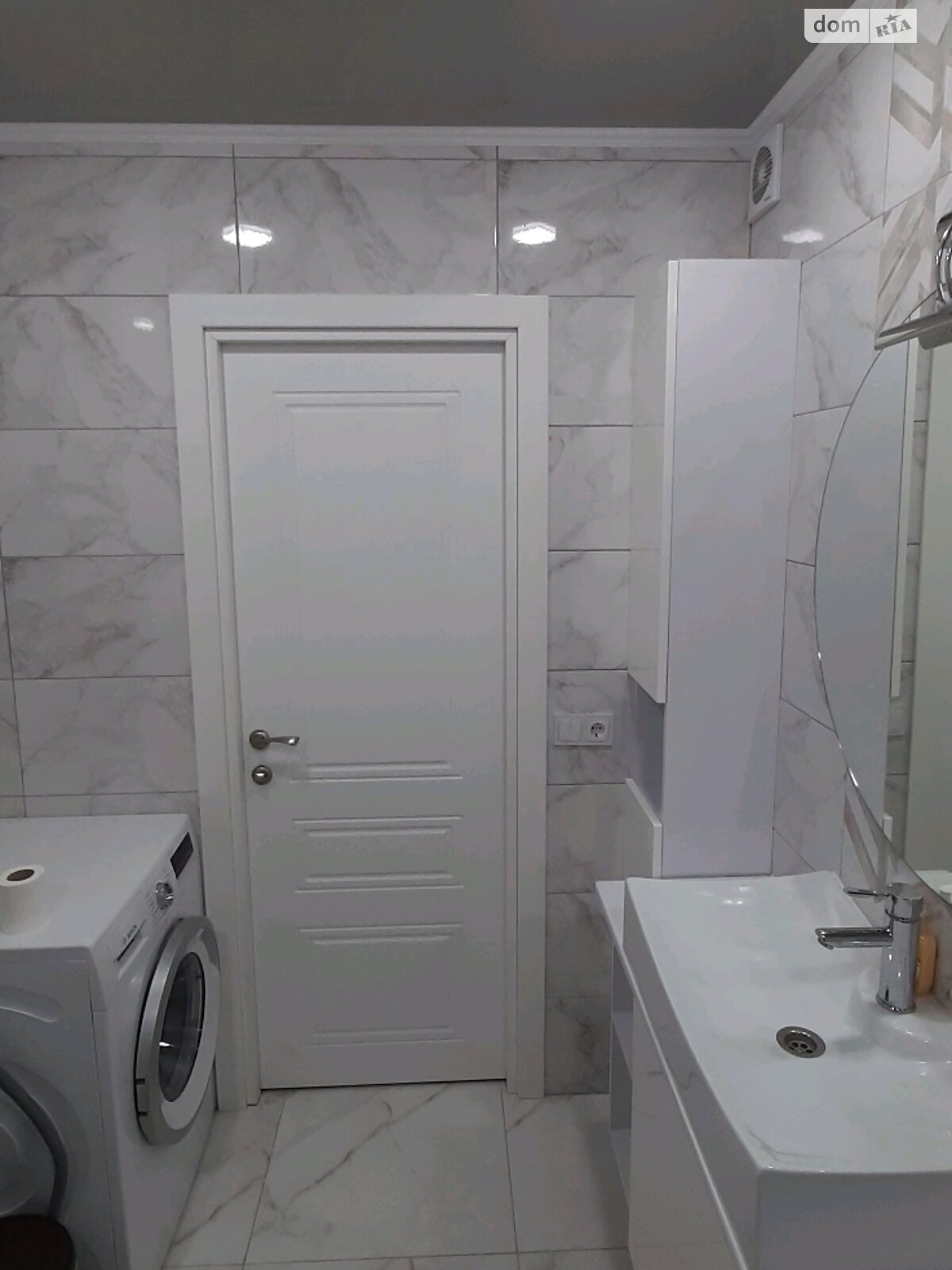 Продажа трехкомнатной квартиры в Тернополе, на ул. Сахарова Андрея Академика 10, район Бам фото 1 Продажа трехкомнатной квартиры в Тернополе, на ул. Сахарова Андрея Академика 10, район Бам фото 1