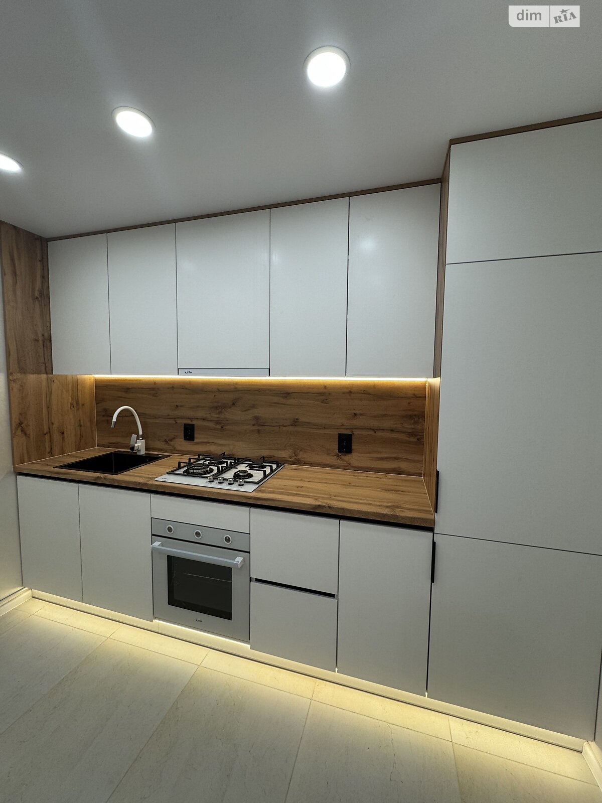 Продажа трехкомнатной квартиры в Тернополе, на ул. Сахарова Андрея Академика, район Бам фото 1 Продажа трехкомнатной квартиры в Тернополе, на ул. Сахарова Андрея Академика, район Бам фото 1