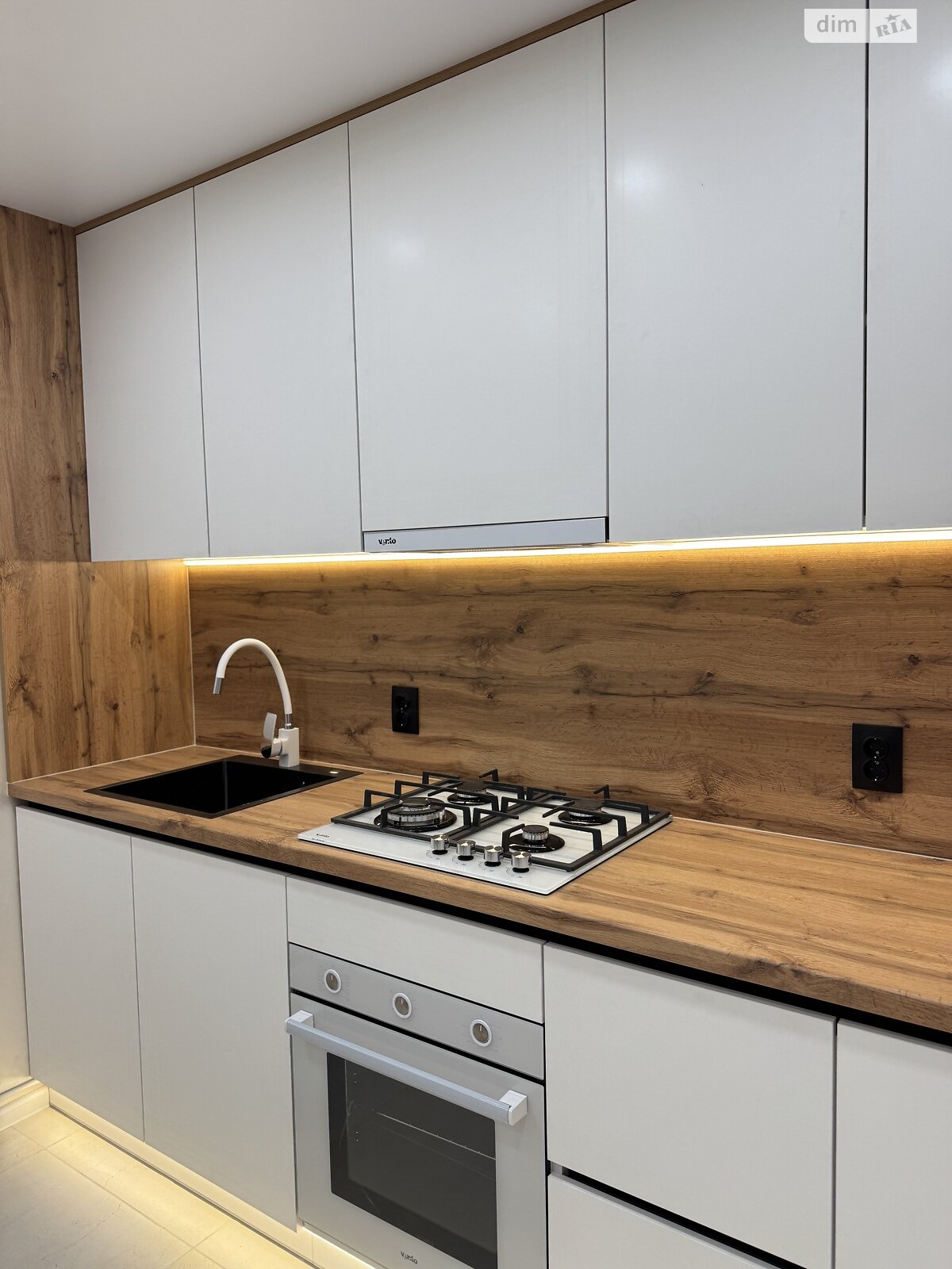 Продажа трехкомнатной квартиры в Тернополе, на ул. Сахарова Андрея Академика, район Бам фото 1 Продажа трехкомнатной квартиры в Тернополе, на ул. Сахарова Андрея Академика, район Бам фото 1