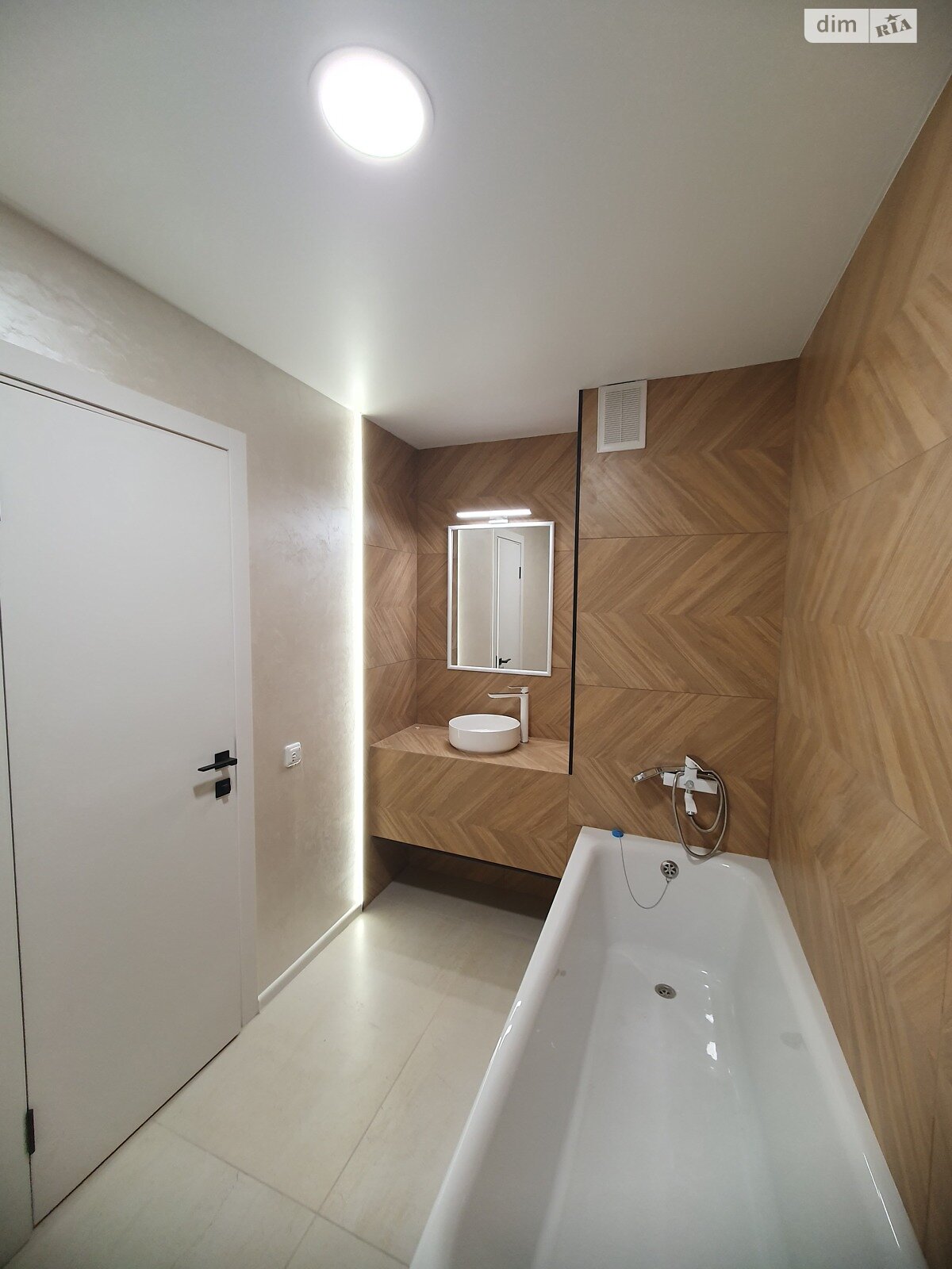 Продажа трехкомнатной квартиры в Тернополе, на ул. Сахарова Андрея Академика 8, район Бам фото 1