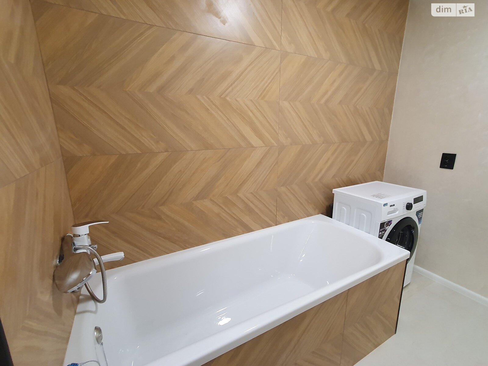 Продажа трехкомнатной квартиры в Тернополе, на ул. Сахарова Андрея Академика 8, район Бам фото 1