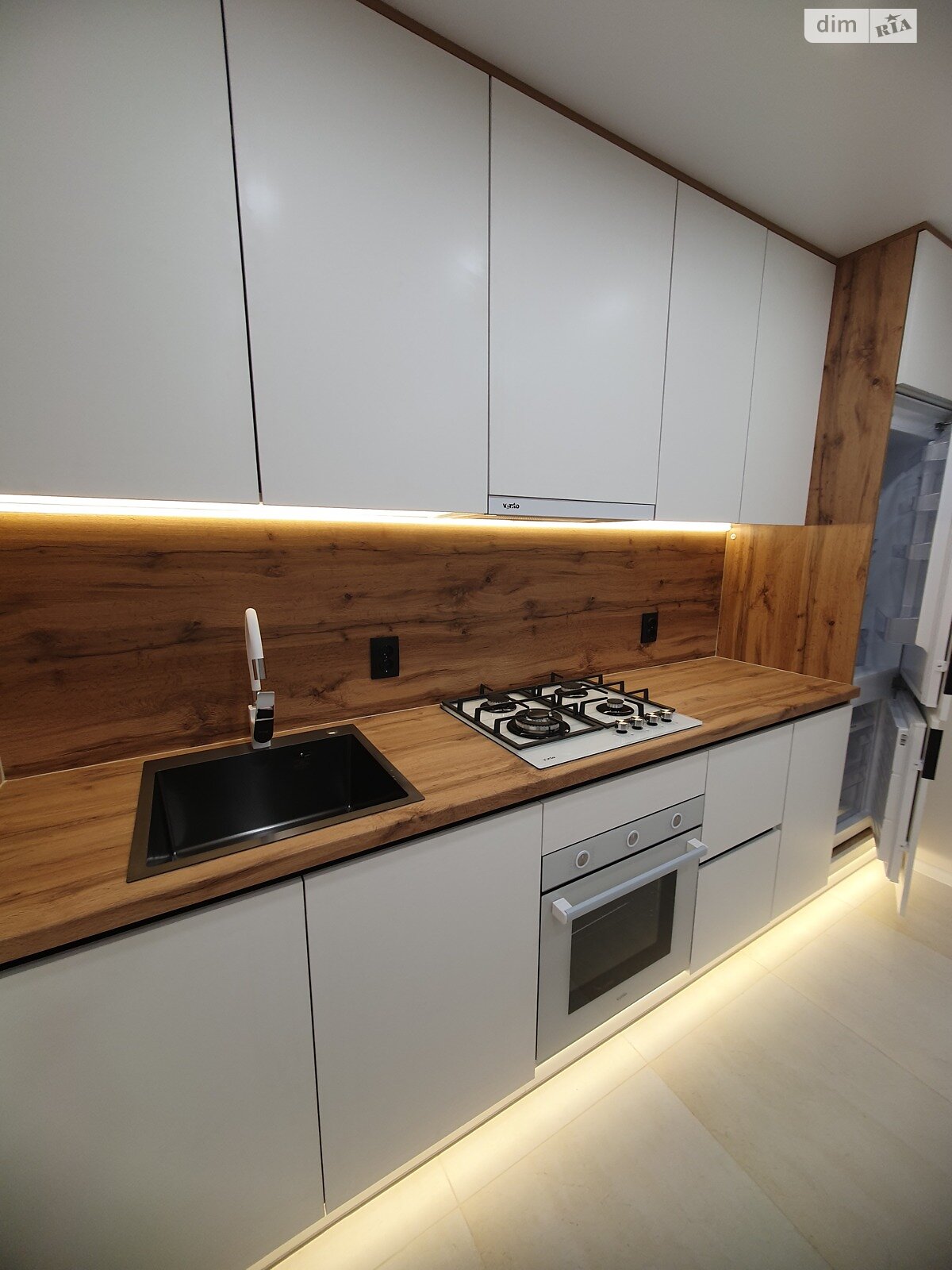 Продажа трехкомнатной квартиры в Тернополе, на ул. Сахарова Андрея Академика 8, район Бам фото 1