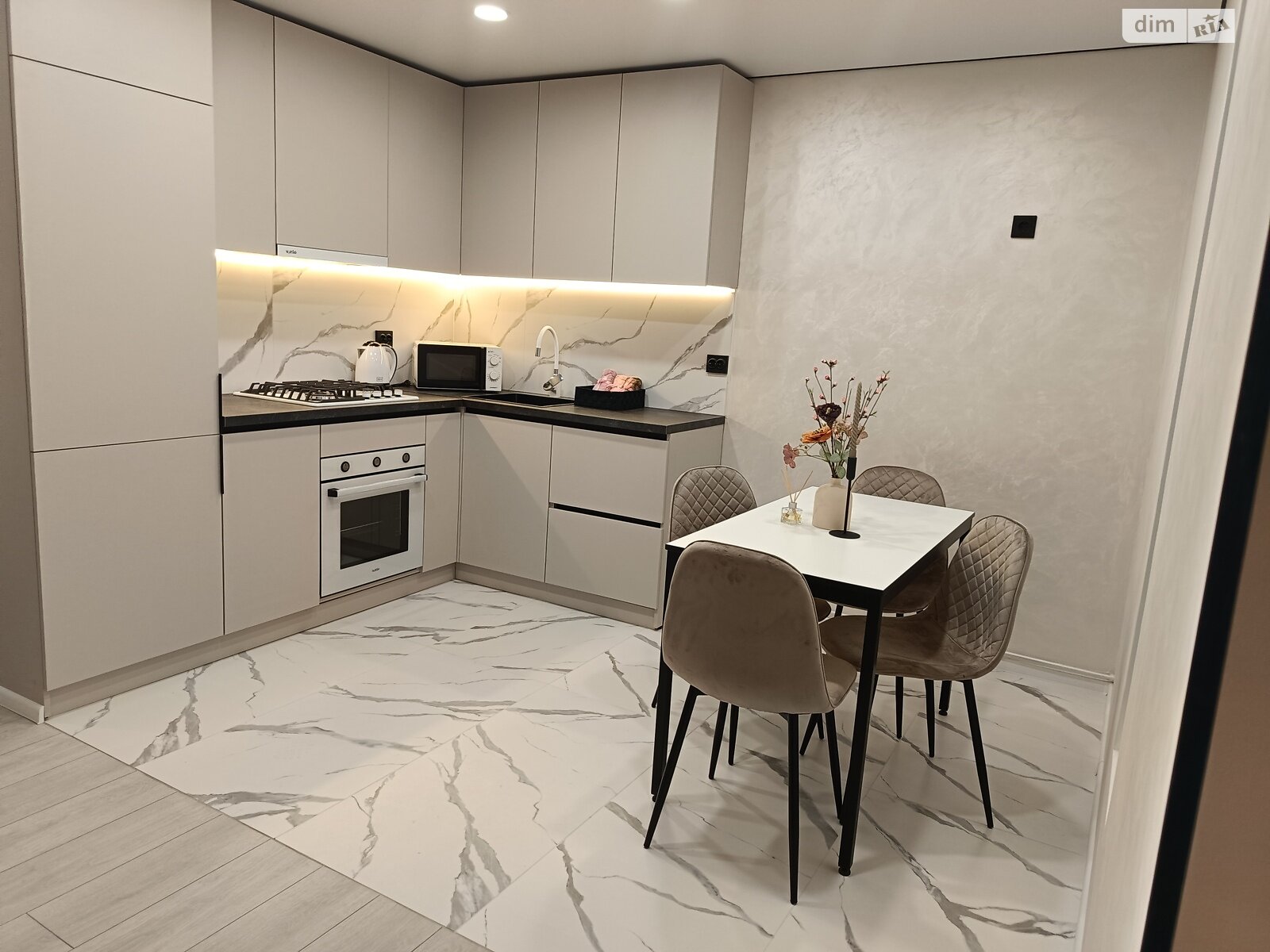 Продаж двокімнатної квартири в Тернополі, на вул. Смакули 8, район Бам фото 1 Продаж двокімнатної квартири в Тернополі, на вул. Смакули 8, район Бам фото 1