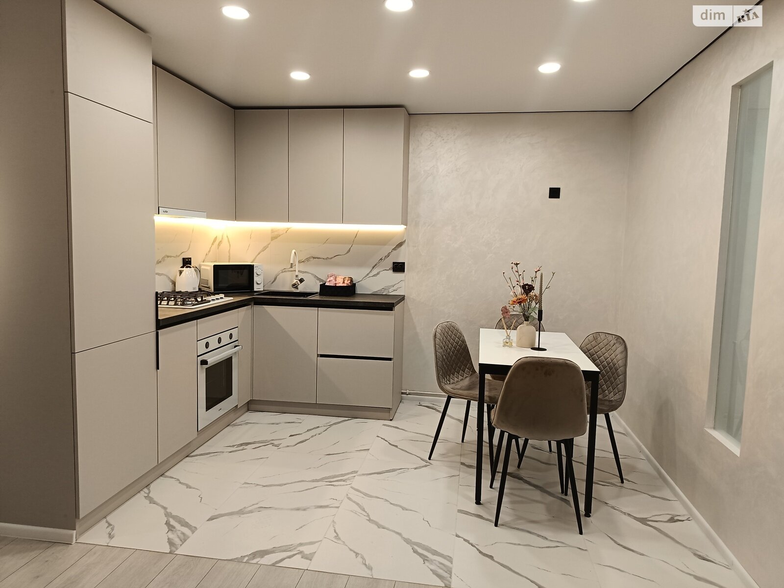 Продаж двокімнатної квартири в Тернополі, на вул. Смакули 8, район Бам фото 1 Продаж двокімнатної квартири в Тернополі, на вул. Смакули 8, район Бам фото 1