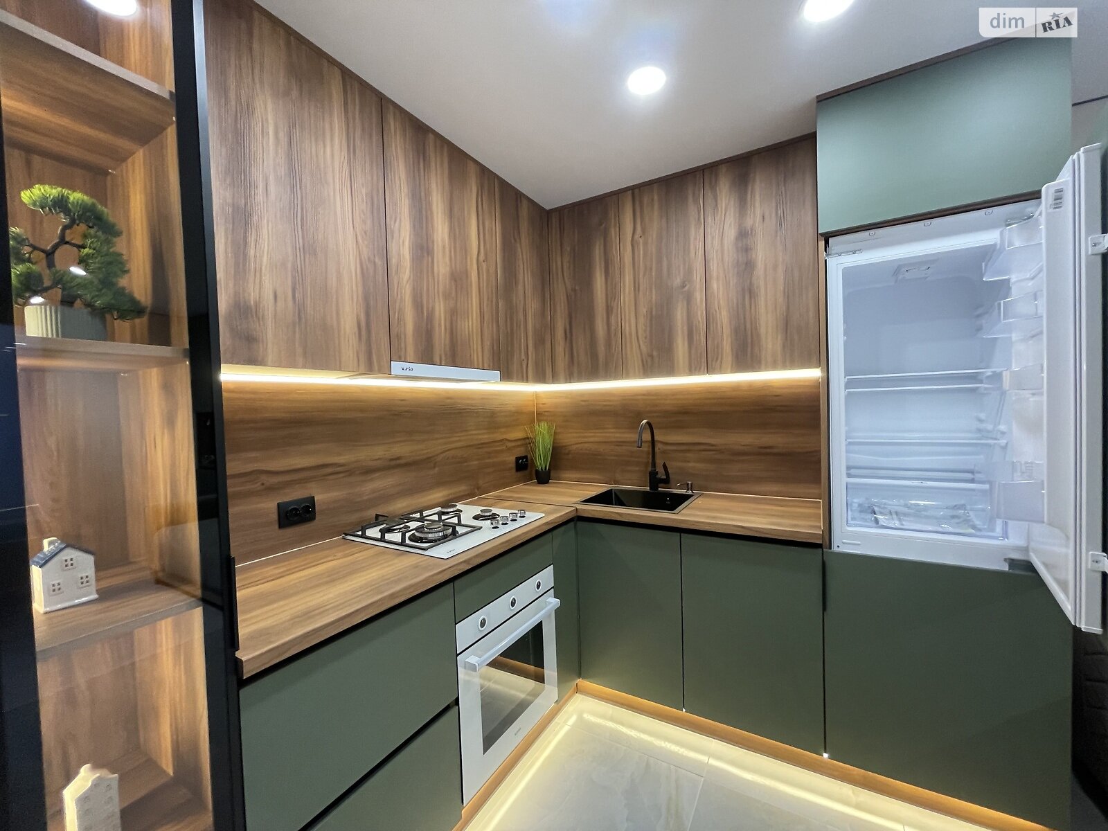 Продажа трехкомнатной квартиры в Тернополе, на ул. Смакулы, район Бам фото 1 Продажа трехкомнатной квартиры в Тернополе, на ул. Смакулы, район Бам фото 1