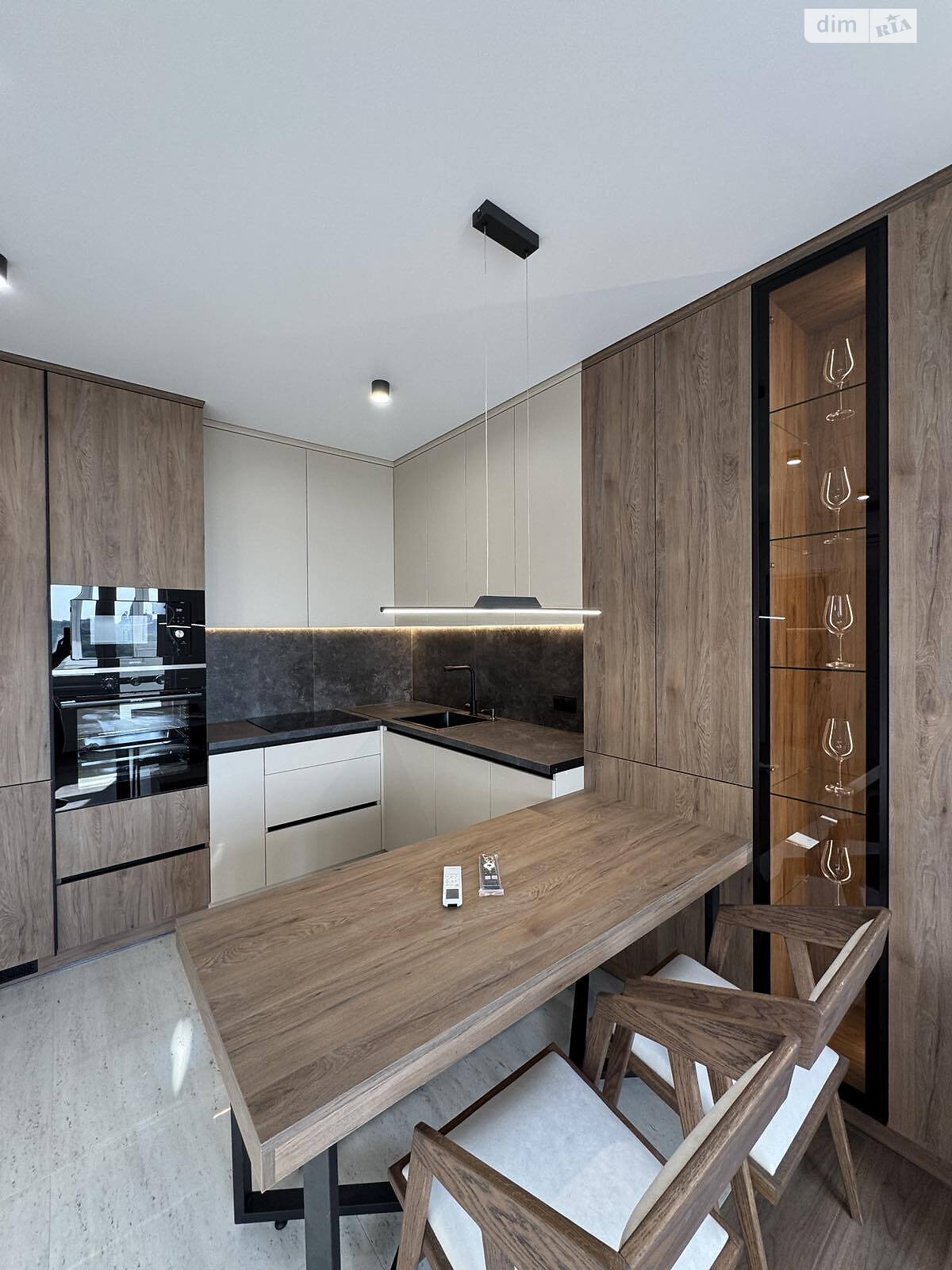 Продаж однокімнатної квартири в Тернополі, на вул. Цимбалістого 1, район Бам фото 1 Продаж однокімнатної квартири в Тернополі, на вул. Цимбалістого 1, район Бам фото 1