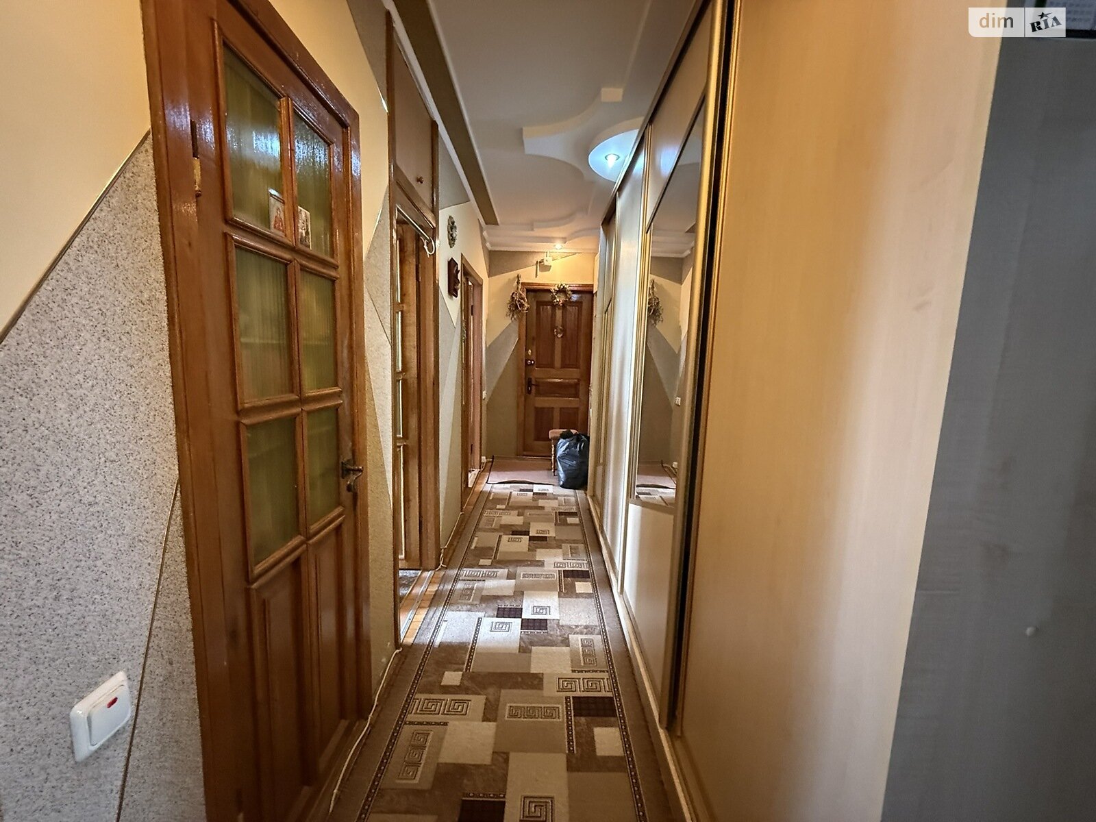 Продаж трикімнатної квартири в Тернополі, на вул. Володимира Великого, район Аляска фото 1 Продаж трикімнатної квартири в Тернополі, на вул. Володимира Великого, район Аляска фото 1