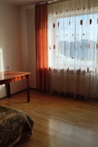 Продаж трикімнатної квартири в Тернополі, на вул. Яреми, район Бам фото 2
