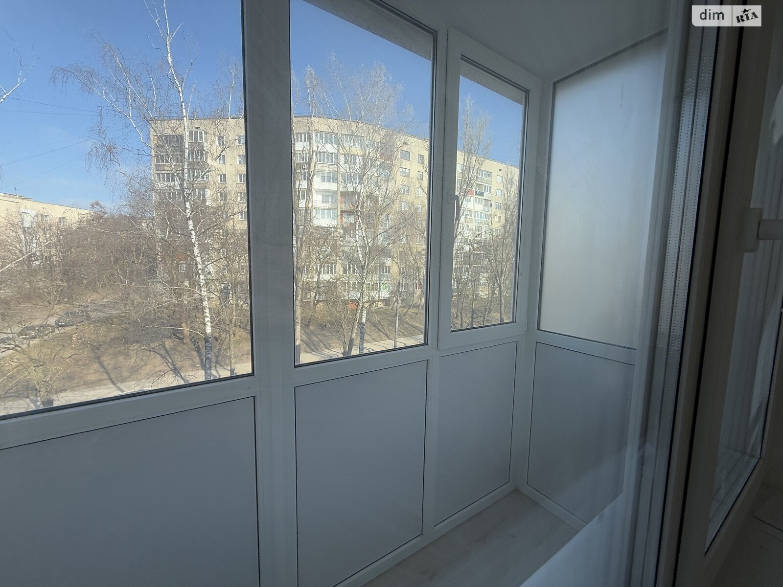 Продажа трехкомнатной квартиры в Тернополе, на ул. Защитников Украины, район Бам фото 1 Продажа трехкомнатной квартиры в Тернополе, на ул. Защитников Украины, район Бам фото 1