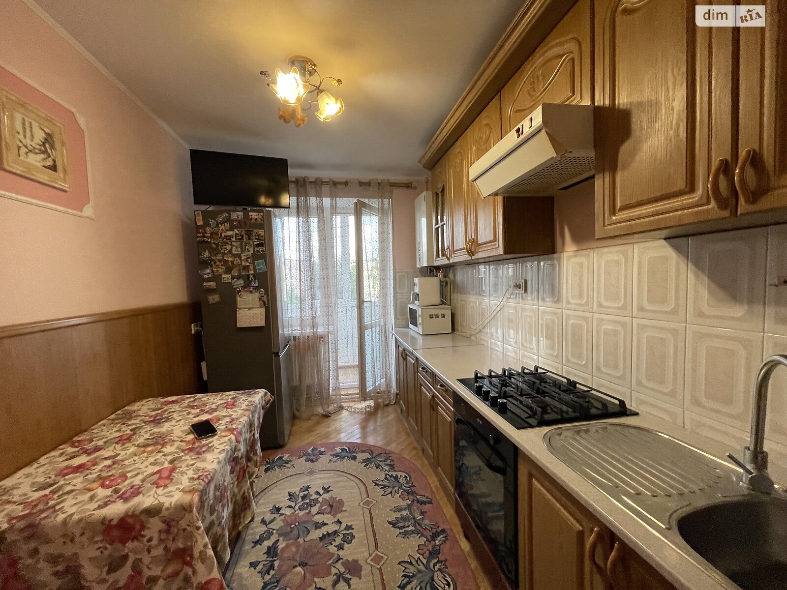 Продажа трехкомнатной квартиры в Тернополе, на ул. Защитников Украины, район Бам фото 1 Продажа трехкомнатной квартиры в Тернополе, на ул. Защитников Украины, район Бам фото 1