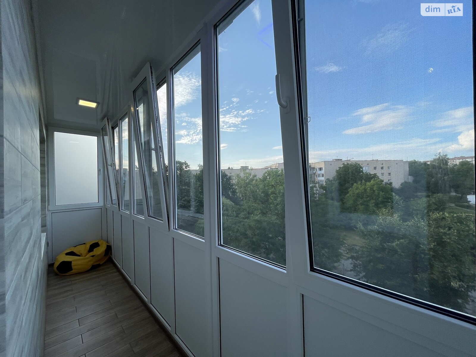 Продажа трехкомнатной квартиры в Тернополе, на ул. Защитников Украины, район Бам фото 1 Продажа трехкомнатной квартиры в Тернополе, на ул. Защитников Украины, район Бам фото 1