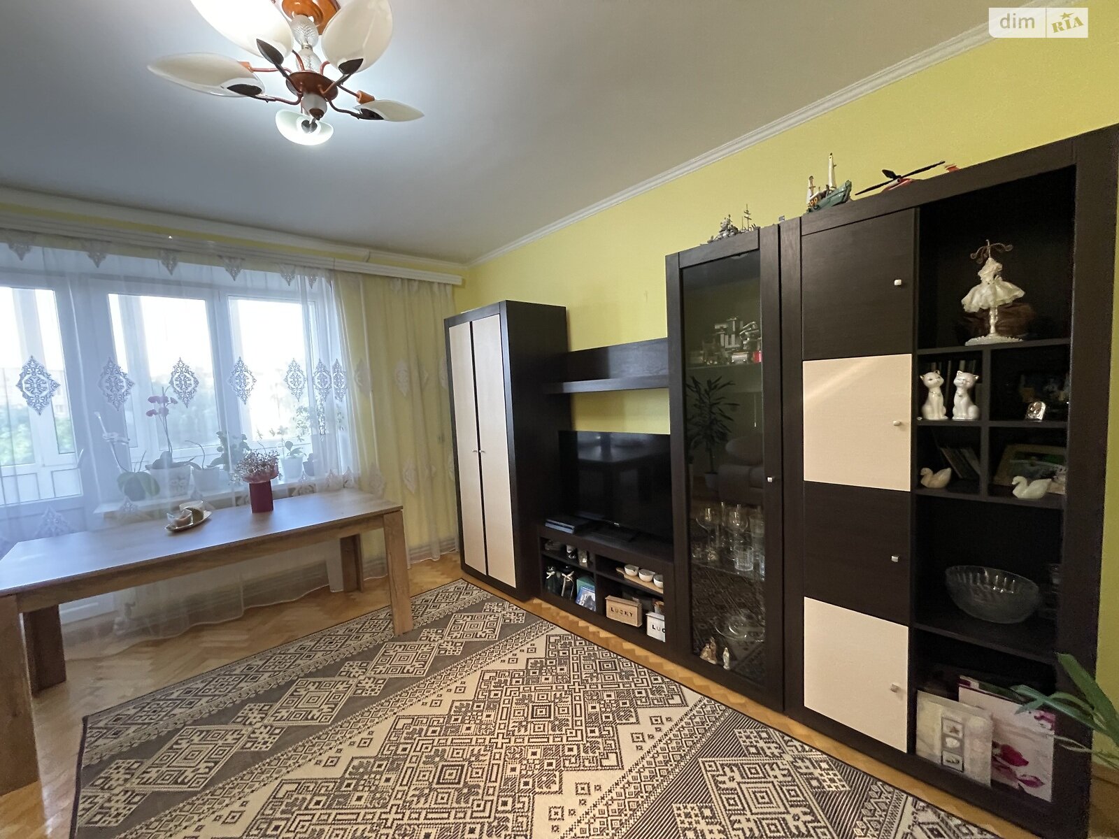 Продажа трехкомнатной квартиры в Тернополе, на ул. Защитников Украины, район Бам фото 1 Продажа трехкомнатной квартиры в Тернополе, на ул. Защитников Украины, район Бам фото 1
