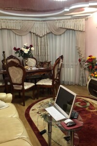 Продаж трикімнатної квартири в Тернополі, на просп. Злуки, район Бам фото 2