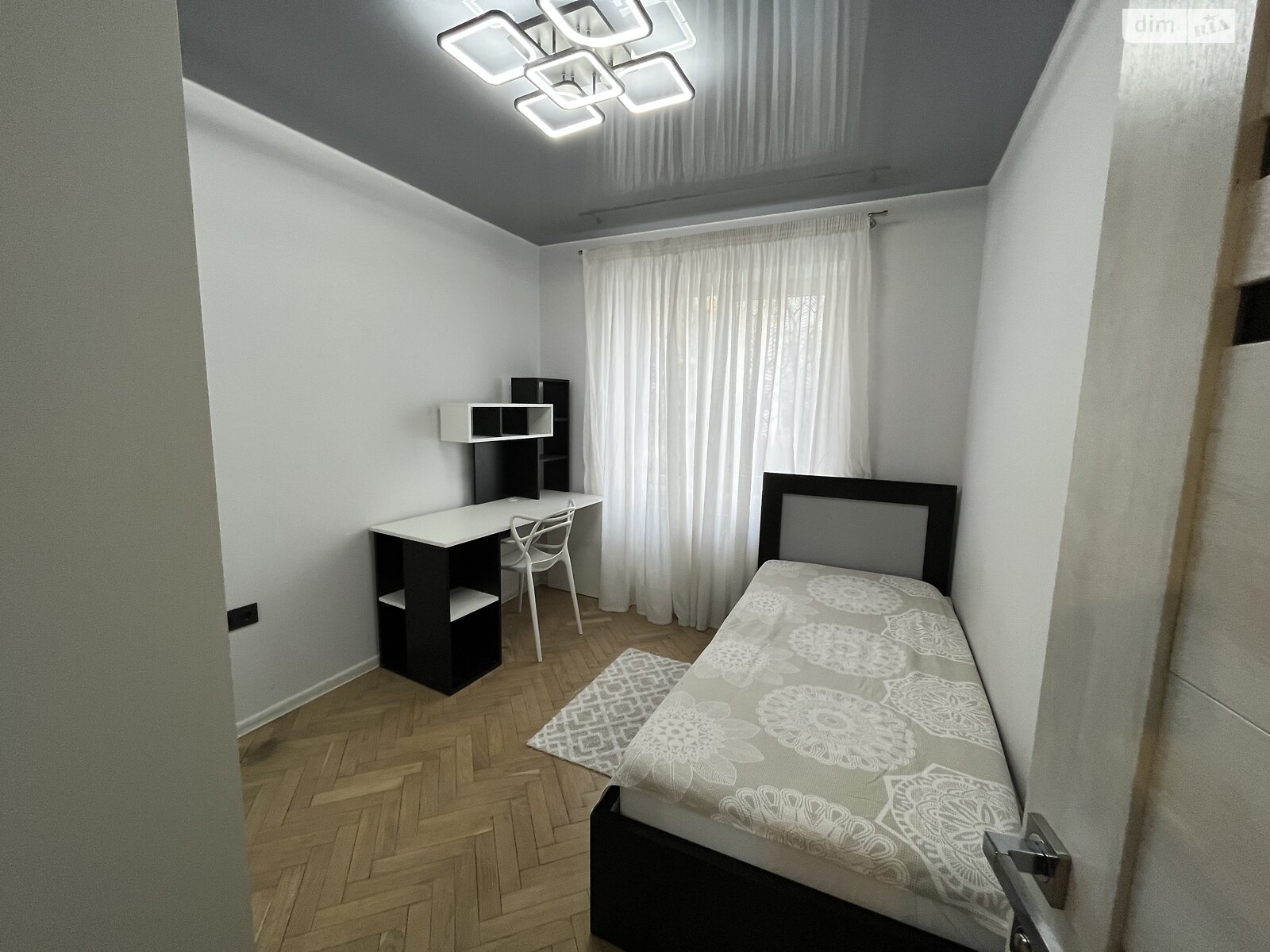 Продажа трехкомнатной квартиры в Тернополе, на просп. Злуки, район Бам фото 1