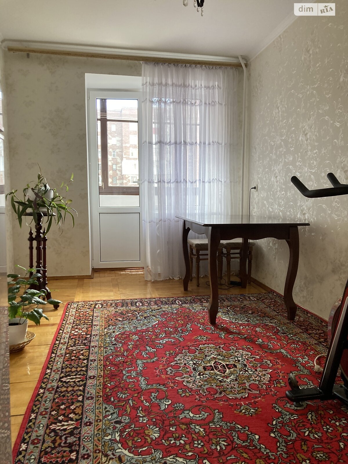 Продаж чотирикімнатної квартири в Тернополі, на просп. Злуки 35, район Бам фото 1 Продаж чотирикімнатної квартири в Тернополі, на просп. Злуки 35, район Бам фото 1