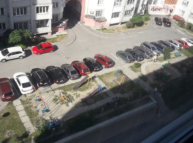 Продаж двокімнатної квартири в Тернополі, на просп. Злуки, район Бам фото 1 Продаж двокімнатної квартири в Тернополі, на просп. Злуки, район Бам фото 1