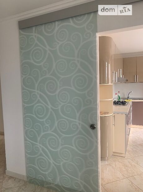 Продажа трехкомнатной квартиры в Тернополе, на просп. Злуки 4, район Бам фото 1 Продажа трехкомнатной квартиры в Тернополе, на просп. Злуки 4, район Бам фото 1