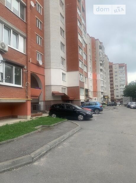 Продажа трехкомнатной квартиры в Тернополе, на просп. Злуки 4, район Бам фото 1