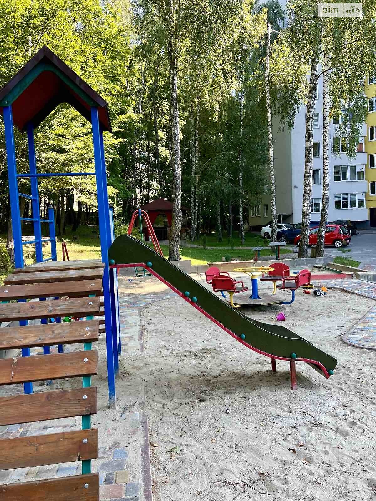 Продажа трехкомнатной квартиры в Тернополе, на ул. Будного Степана, район Дружба фото 1 Продажа трехкомнатной квартиры в Тернополе, на ул. Будного Степана, район Дружба фото 1