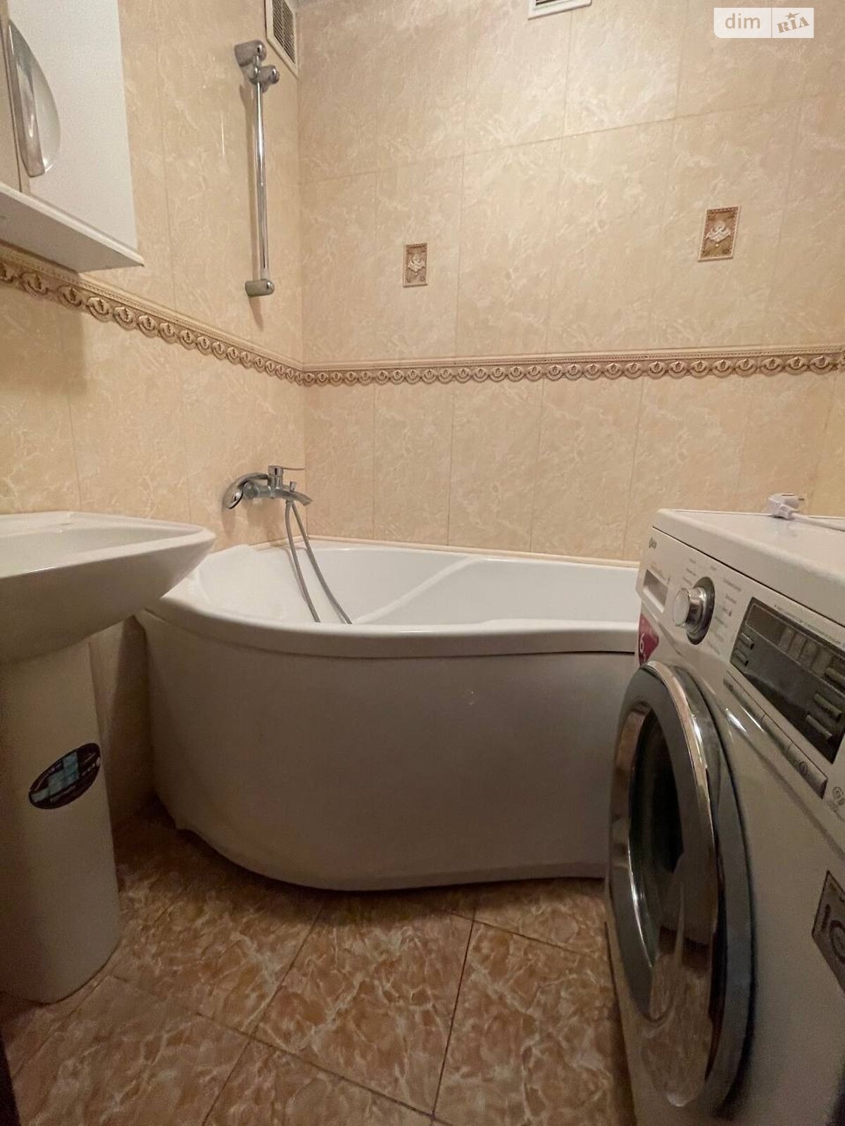 Продажа трехкомнатной квартиры в Тернополе, на ул. Будного Степана 30, район Дружба фото 1 Продажа трехкомнатной квартиры в Тернополе, на ул. Будного Степана 30, район Дружба фото 1