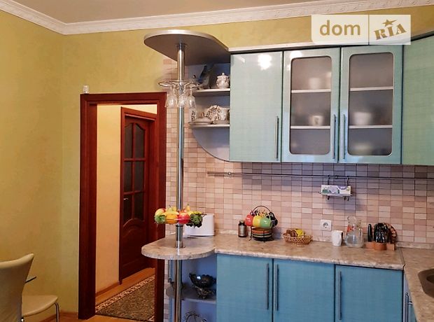 Продажа трехкомнатной квартиры в Тернополе, на ул. Карпенко район Дружба фото 1 Продажа трехкомнатной квартиры в Тернополе, на ул. Карпенко район Дружба фото 1