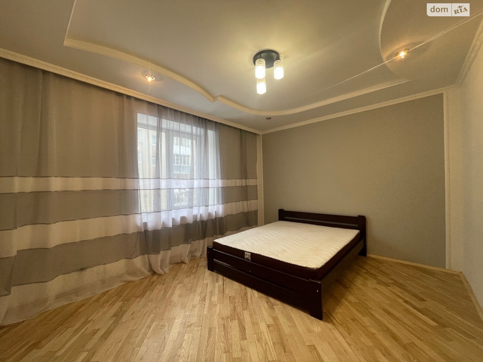 Продаж трикімнатної квартири в Тернополі, на вул. Карпенка, район Дружба фото 1