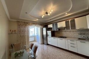 Продаж трикімнатної квартири в Тернополі, на вул. Карпенка 28, район Дружба фото 2