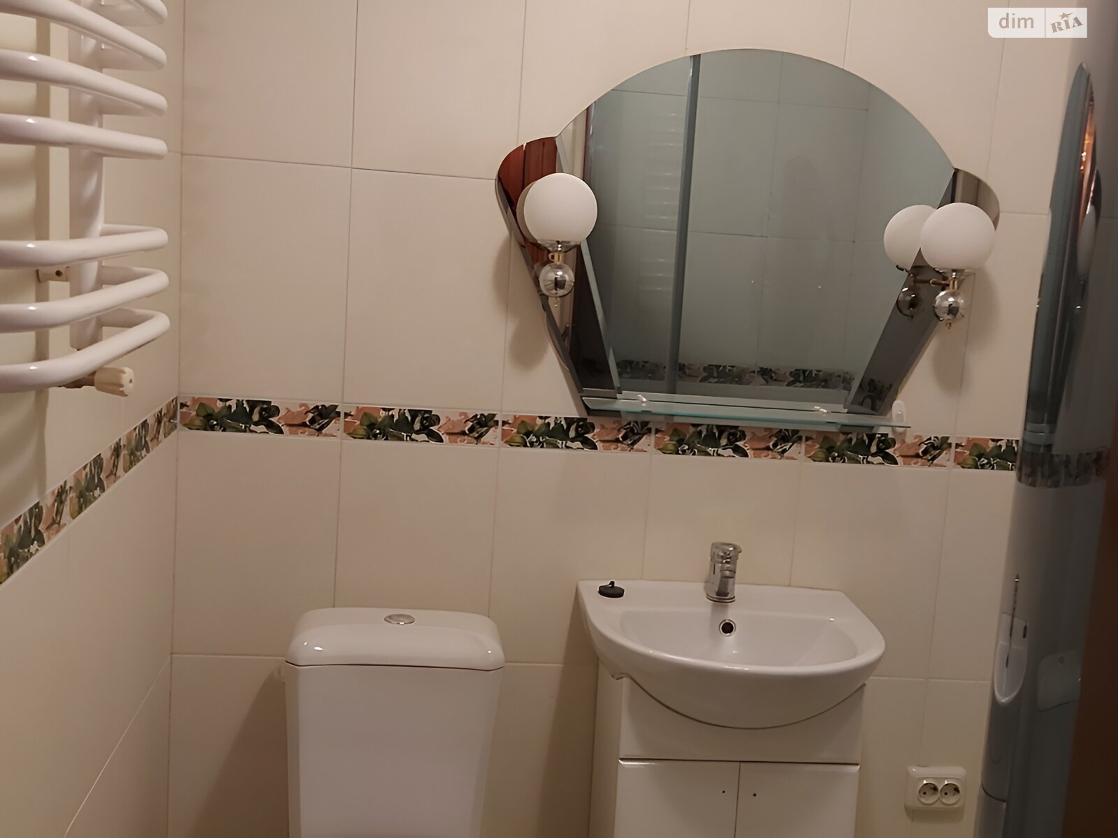 Продаж чотирикімнатної квартири в Тернополі, на вул. Карпенка 28, район Дружба фото 1 Продаж чотирикімнатної квартири в Тернополі, на вул. Карпенка 28, район Дружба фото 1