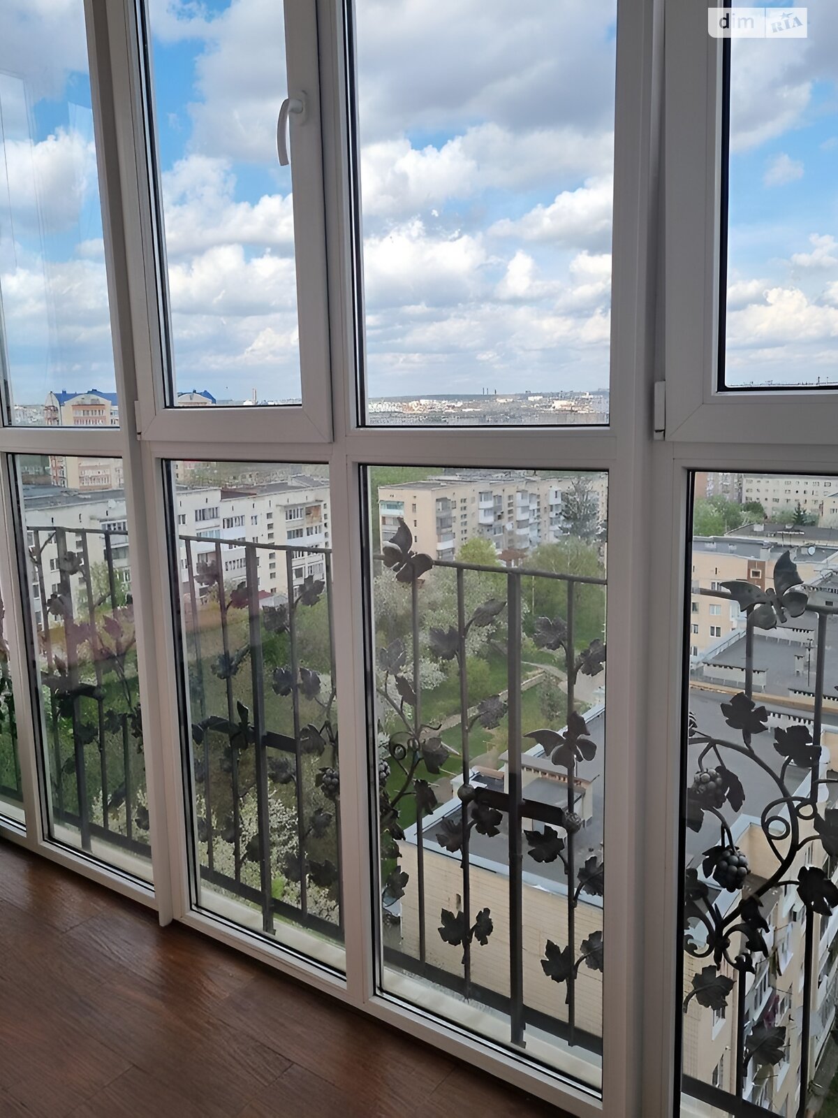 Продажа двухкомнатной квартиры в Тернополе, на ул. Карпенко, район Дружба фото 1 Продажа двухкомнатной квартиры в Тернополе, на ул. Карпенко, район Дружба фото 1